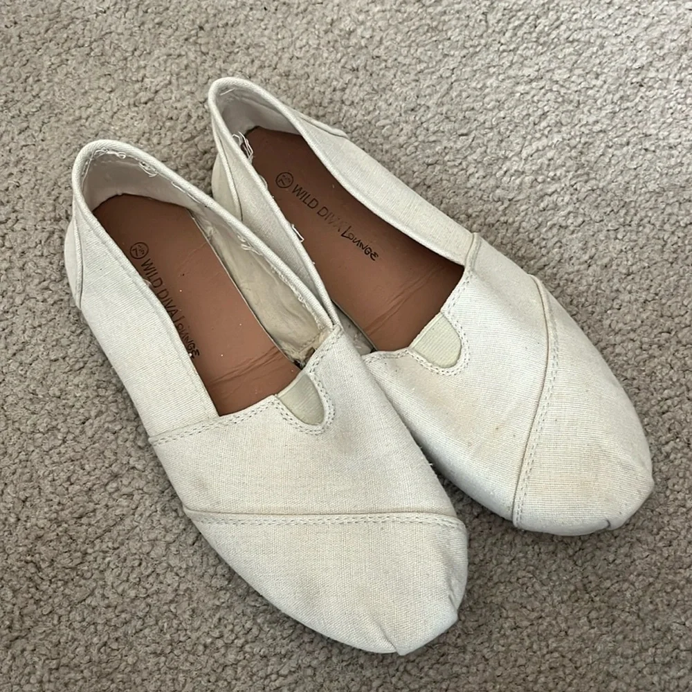 “Wild Diva Flats size 7.5”